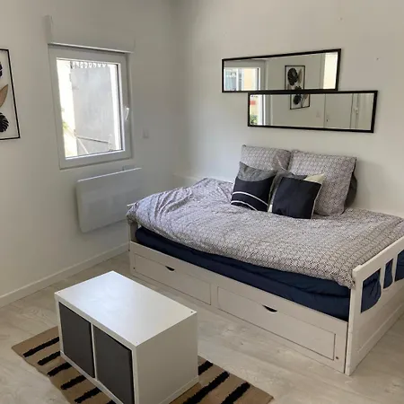 公寓 1 Fully Furnished With 1 Private - 1 Tv - 1 Kitchen *