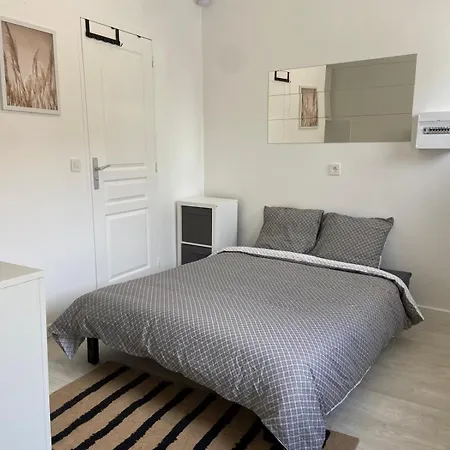 公寓 1 Fully Furnished With 1 Private - 1 Tv - 1 Kitchen 马恩河畔的尚格尼